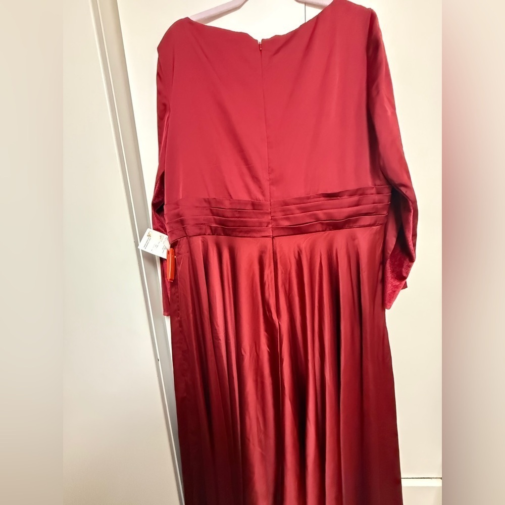NWT | Mac Duggal Burgandy Elegant Red A-line Bell Sleeve V-neck Dress Size 18W - Picture 13 of 14